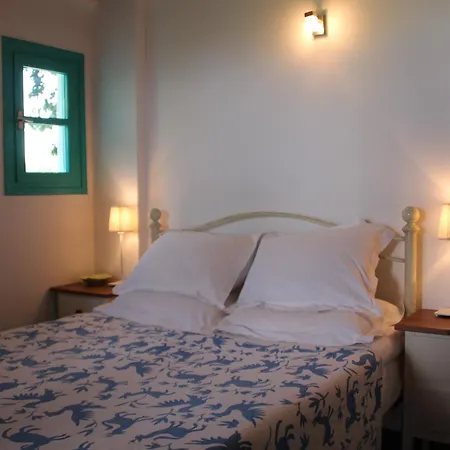 Icon Painter 'peroulia 4' Apartment